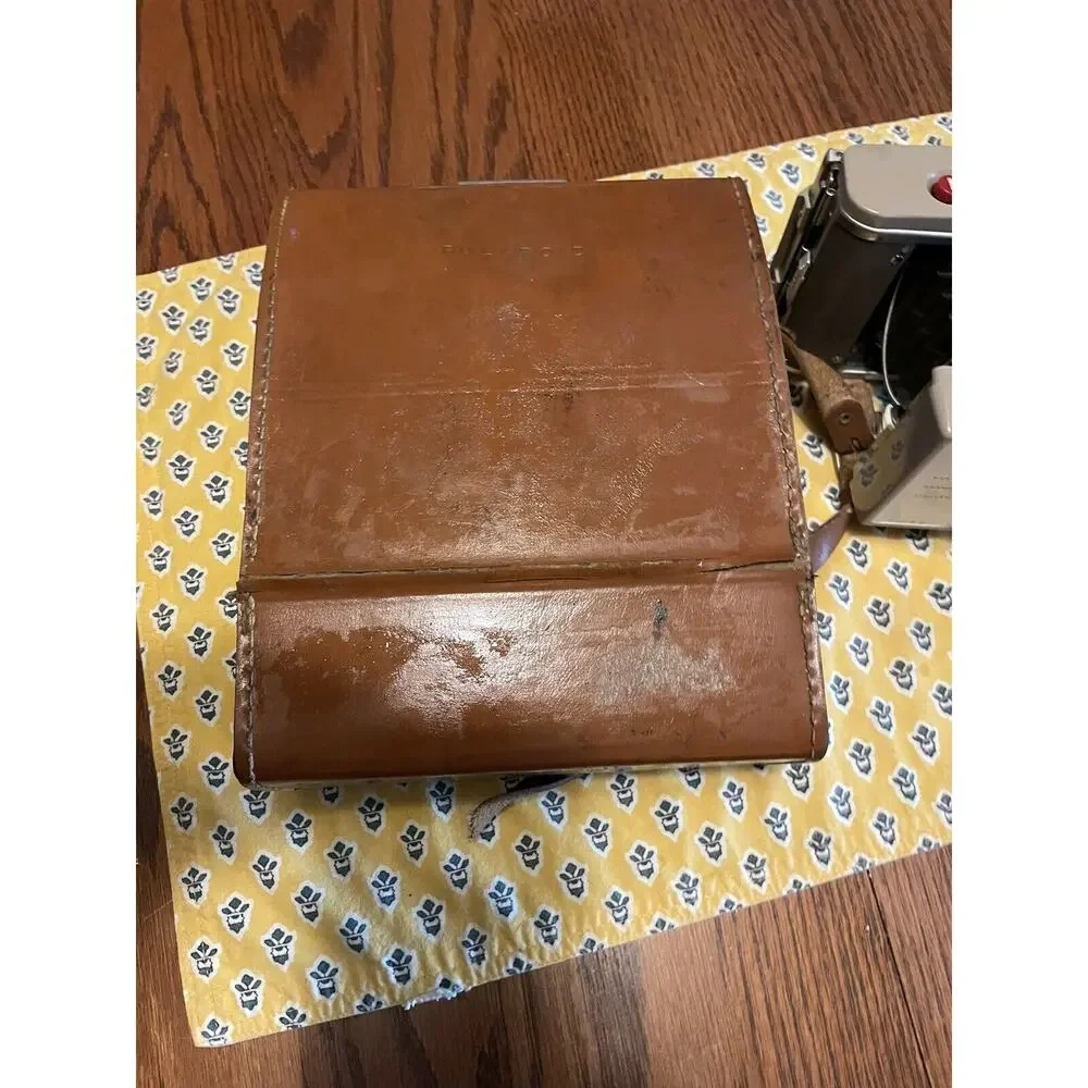Polaroid J33 land camera w/ Leather Case